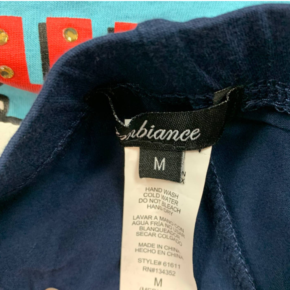 Peanuts Snoopy Christmas Dog House PJ Set Leggings - Picture 5 of 5